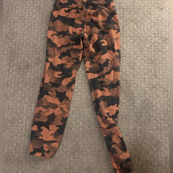 Lululemmon Joggers - Picture 3 of 3